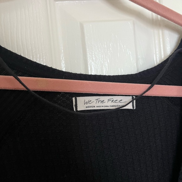 FREE PEOPLE BLACK LONG SLEEVE - Picture 3 of 4